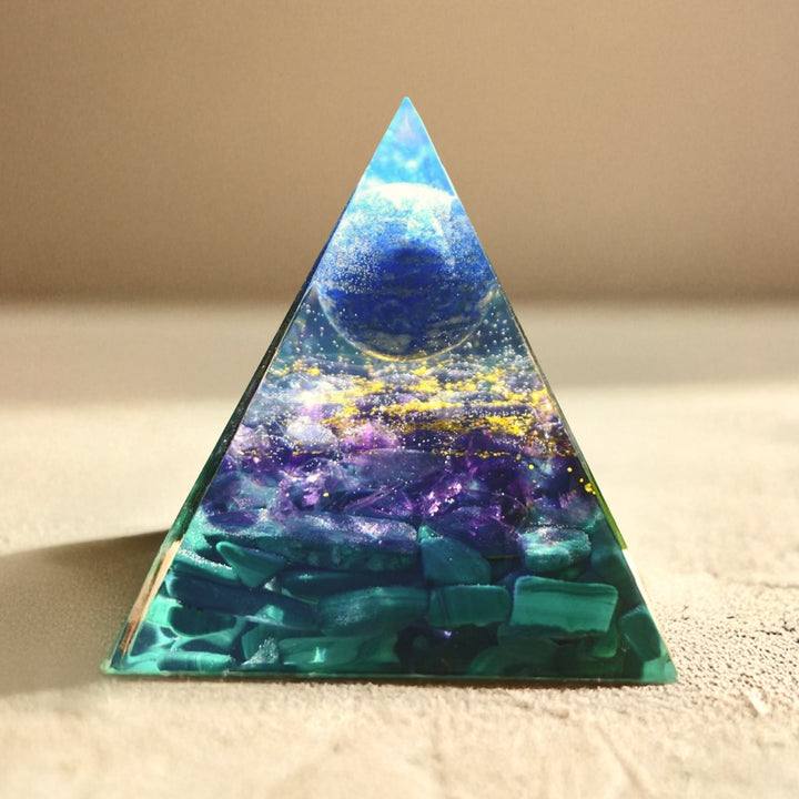 Orgonite "Kâli" en Lapis Lazuli, Améthyste & Malachite