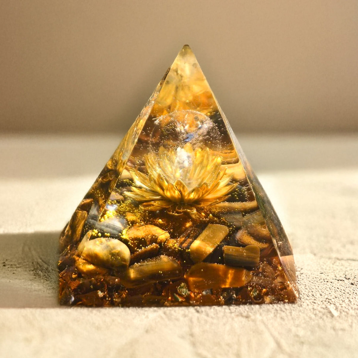 Orgonite "Lotus Divin" en Oeil de Tigre
