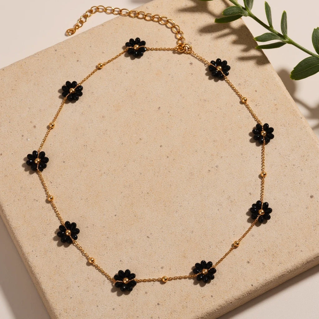 Collier "Fleurs de Protection" en Spinelle Noire