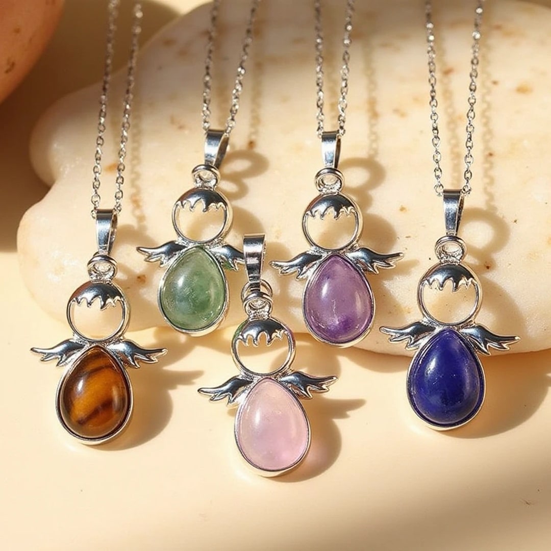 Pendentif Petit Ange et sa Pierre Naturelle