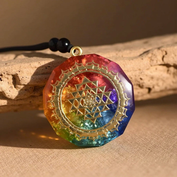 Pendentif Orgonite "Sri Yantra - 7 Chakras"