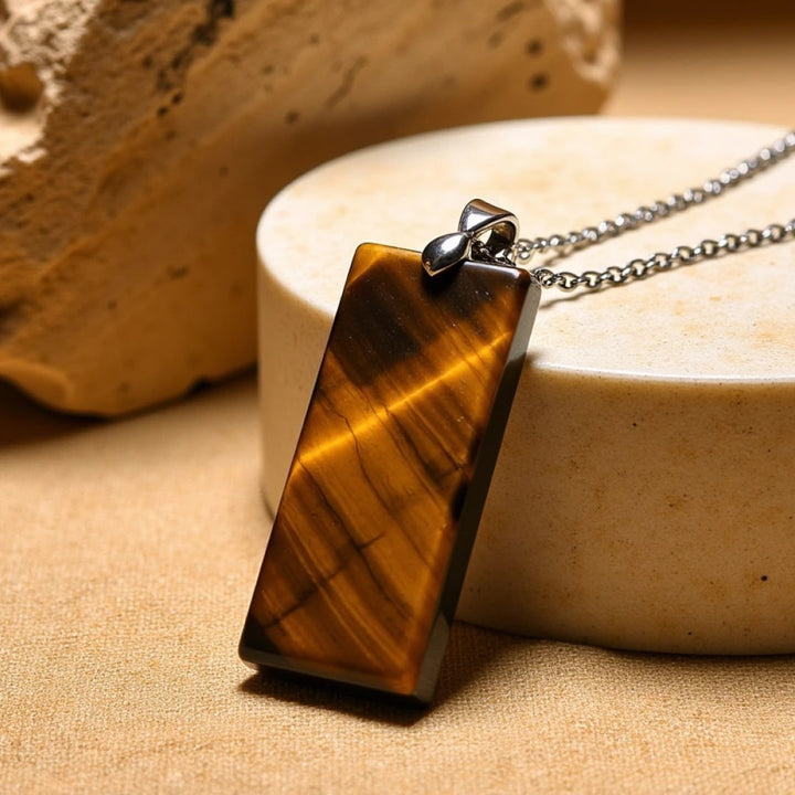 Pendentif "Élégance & Puissance" en Pierre Naturelle