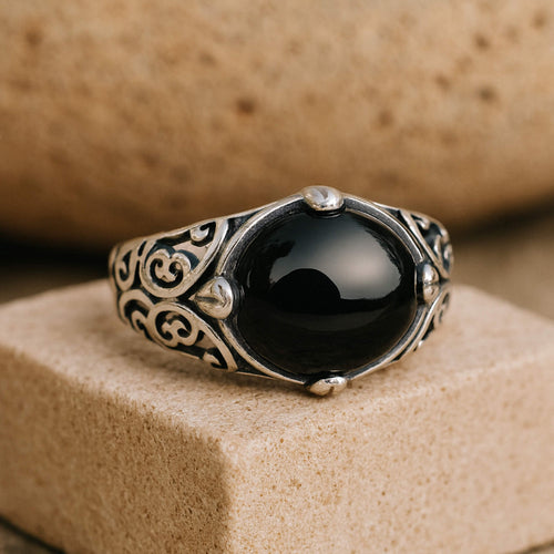 Bague Sérénité Ancrée en Agate Noire & Argent - Jardin de Gaïa