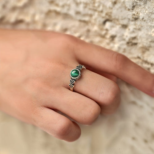 Bague Ajustable Protection du Cœur en Malachite & Argent - vue détail - Jardin de Gaïa