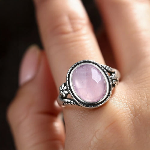 Bague Douceur d'Amour en Quartz Rose - vue détail - Jardin de Gaïa