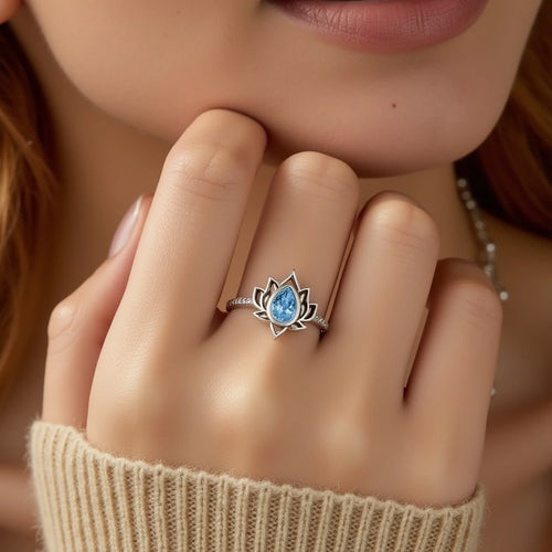 Bague Ajustable Éveil de Lotus - en Argent - vue détail - Jardin de Gaïa