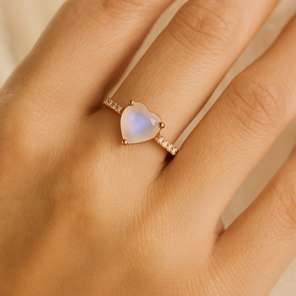 Bague Ajustable "Cœur de Déesse" en Pierre de Lune