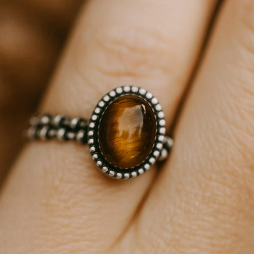 Bague Confiance Intérieure en Œil de Tigre - vue détail - Jardin de Gaïa