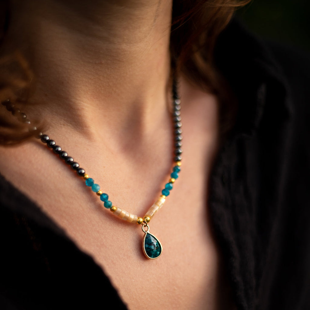 Collier Ras de Cou "Goutte" en Apatite