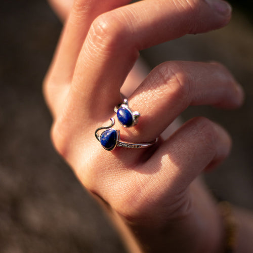 Bague Ajustable Chat en Lapis Lazuli - vue détail - Jardin de Gaïa
