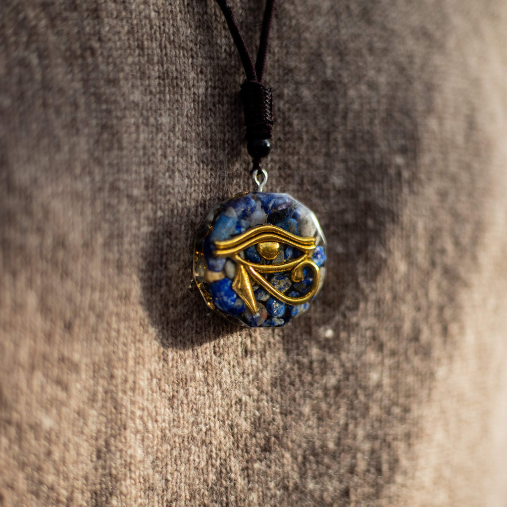 Pendentif Orgonite Oeil d’Horus en Pierres Naturelles