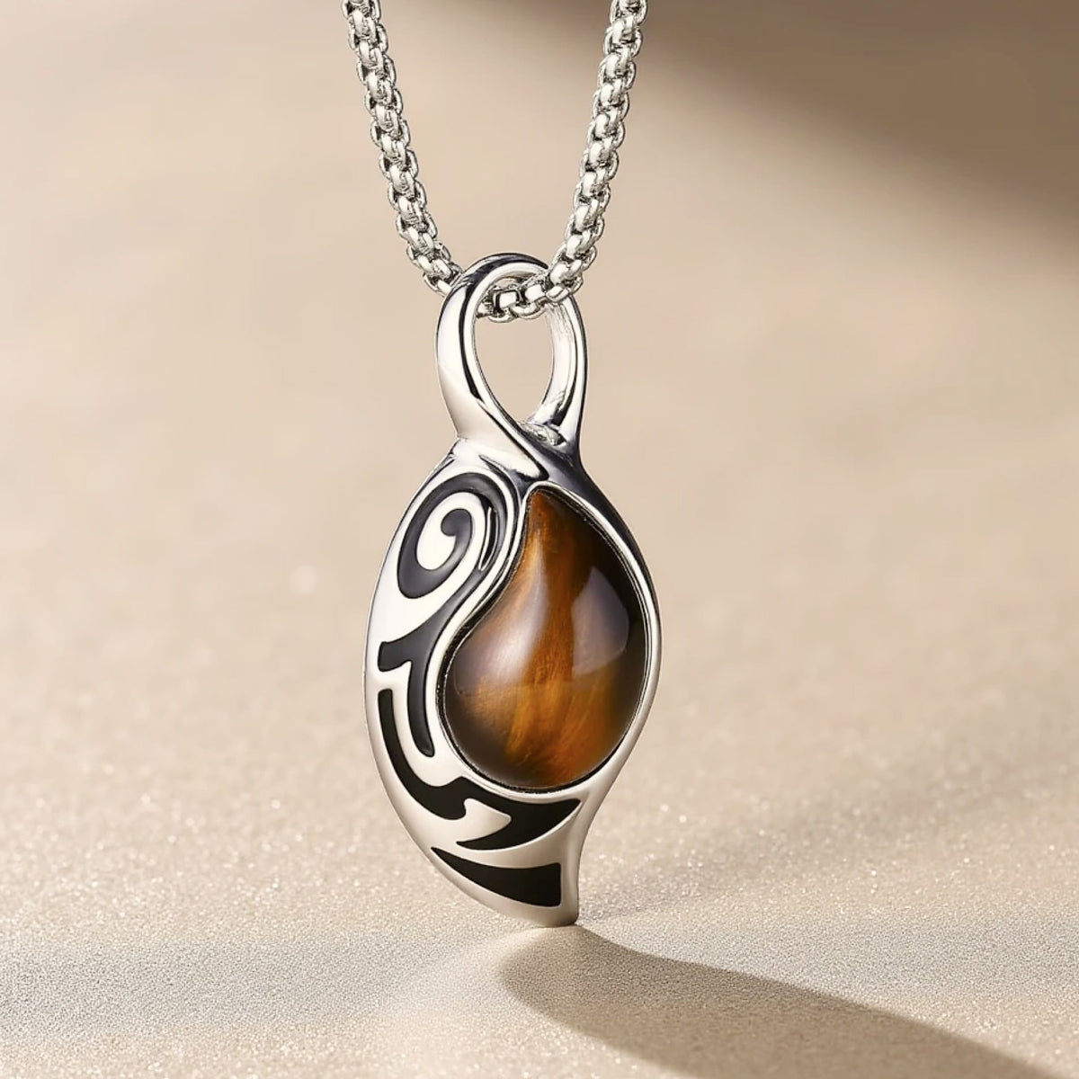 Pendentif "Bouclier Tribal" en Oeil de Tigre