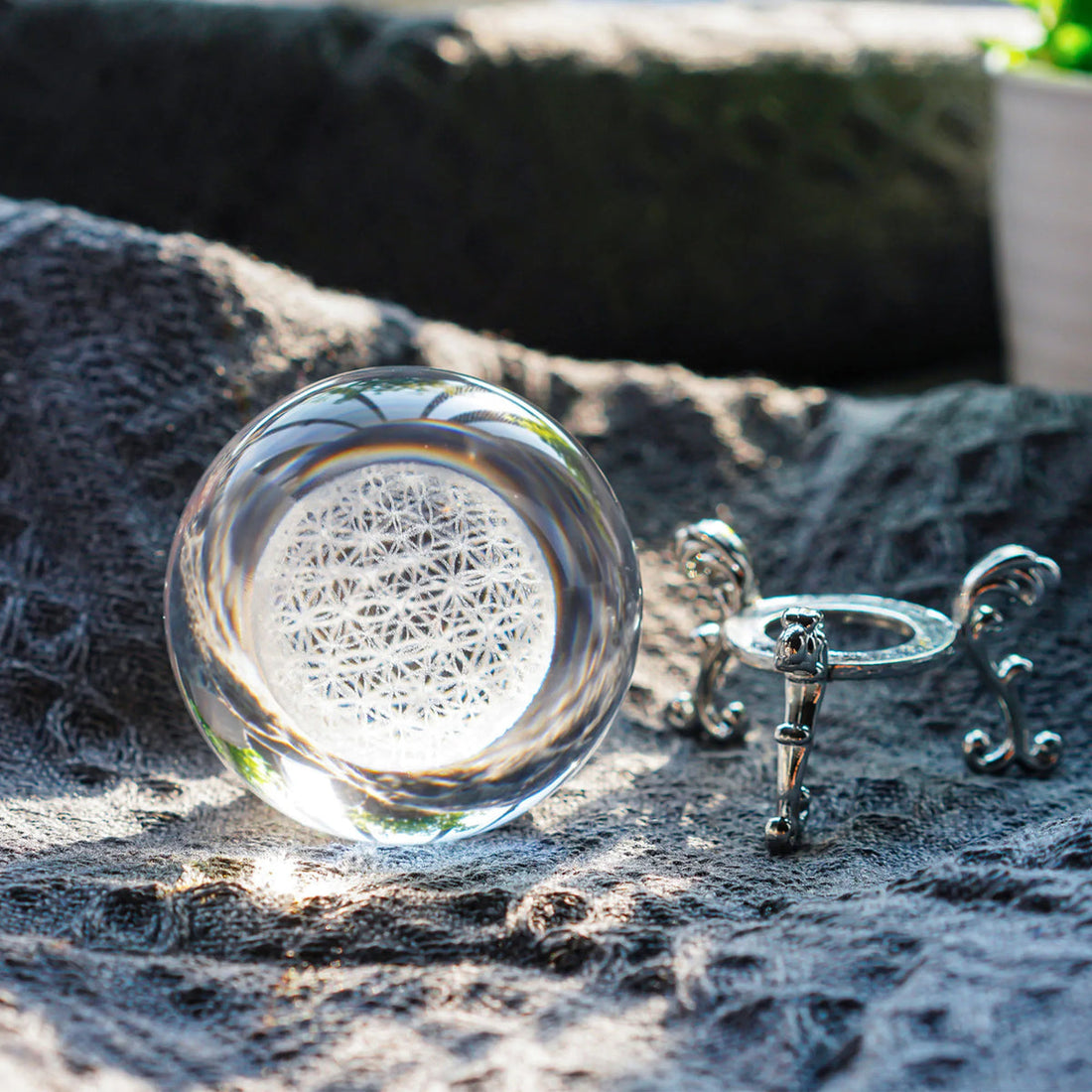 Boule de Cristal "Fleur de Vie" avec Support