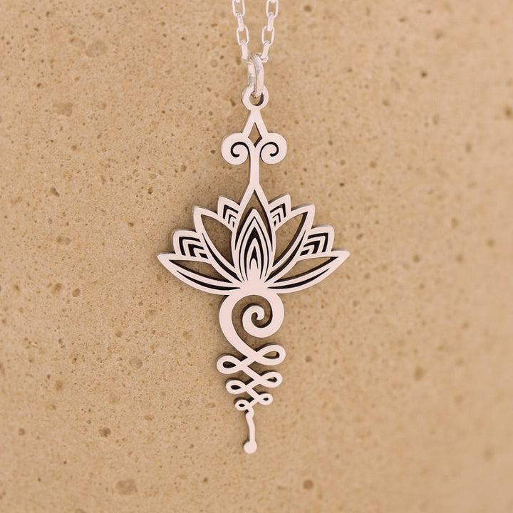 Pendentif "Lotus Unalome"