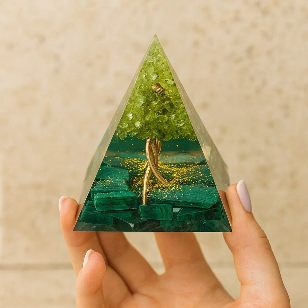 Orgonite Arbre de Vie Renaissant en Péridot & Malachite - vue détail - Jardin de Gaïa