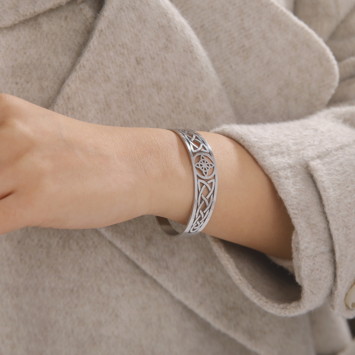 Bracelet Manchette "Nœud de Sorcière"