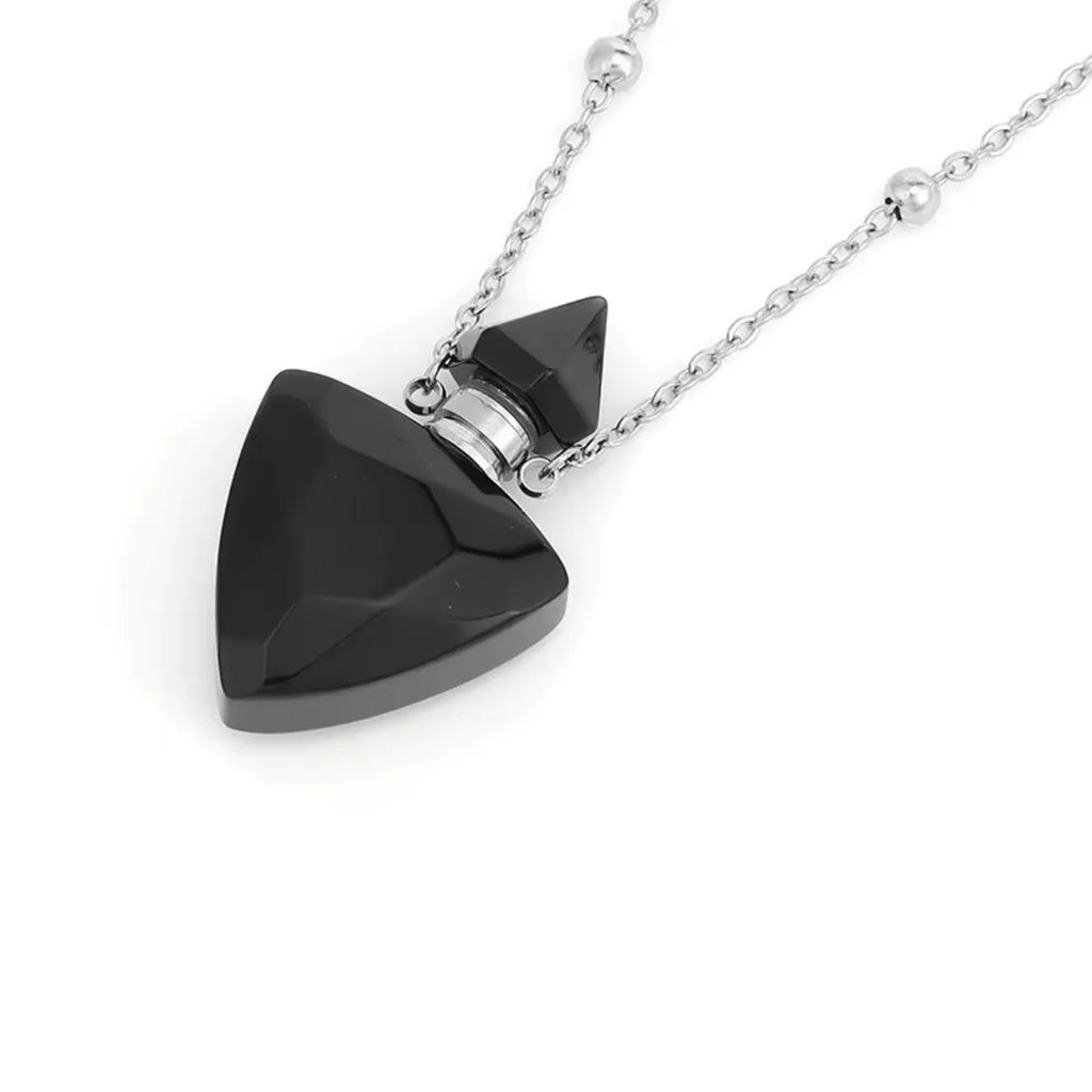 Collier diffuseur de parfum Triangle Sacré en pierre naturelle - vue détail 2 - Jardin de Gaïa