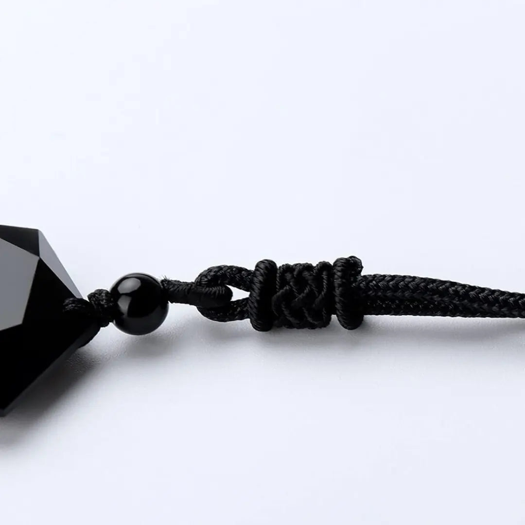 Collier “Bouclier Noir” en obsidienne noire