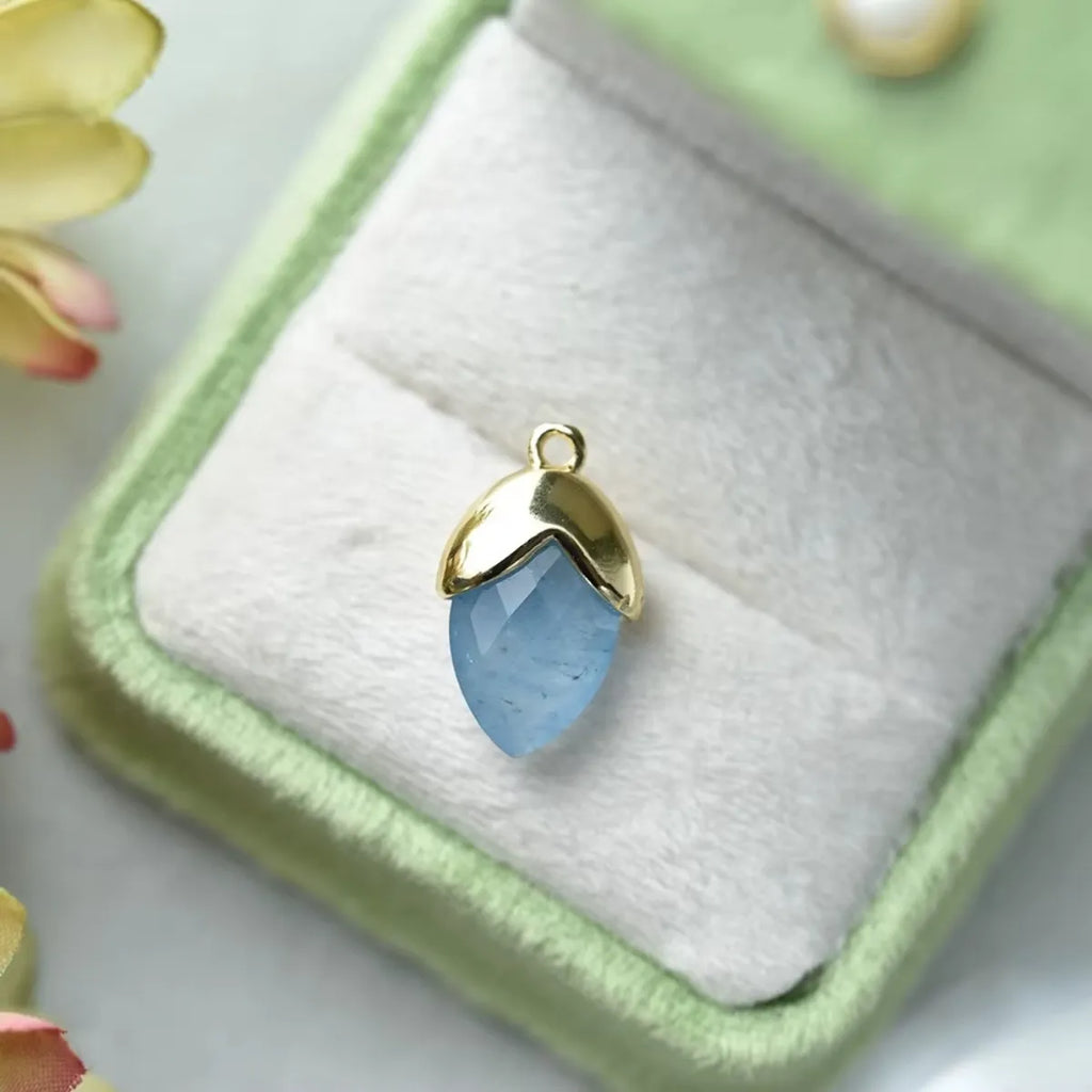 Pendentif Calme Céleste en Aigue-Marine - vue détail - Jardin de Gaïa
