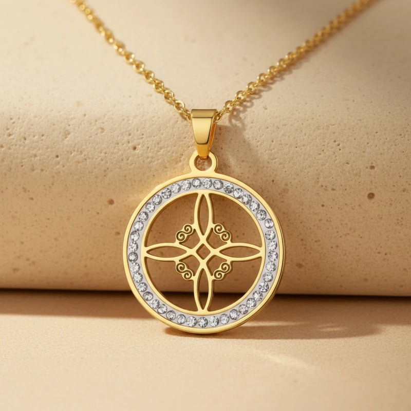 Pendentif Noeud des Sorcières or détail motif celtique bordure zircons